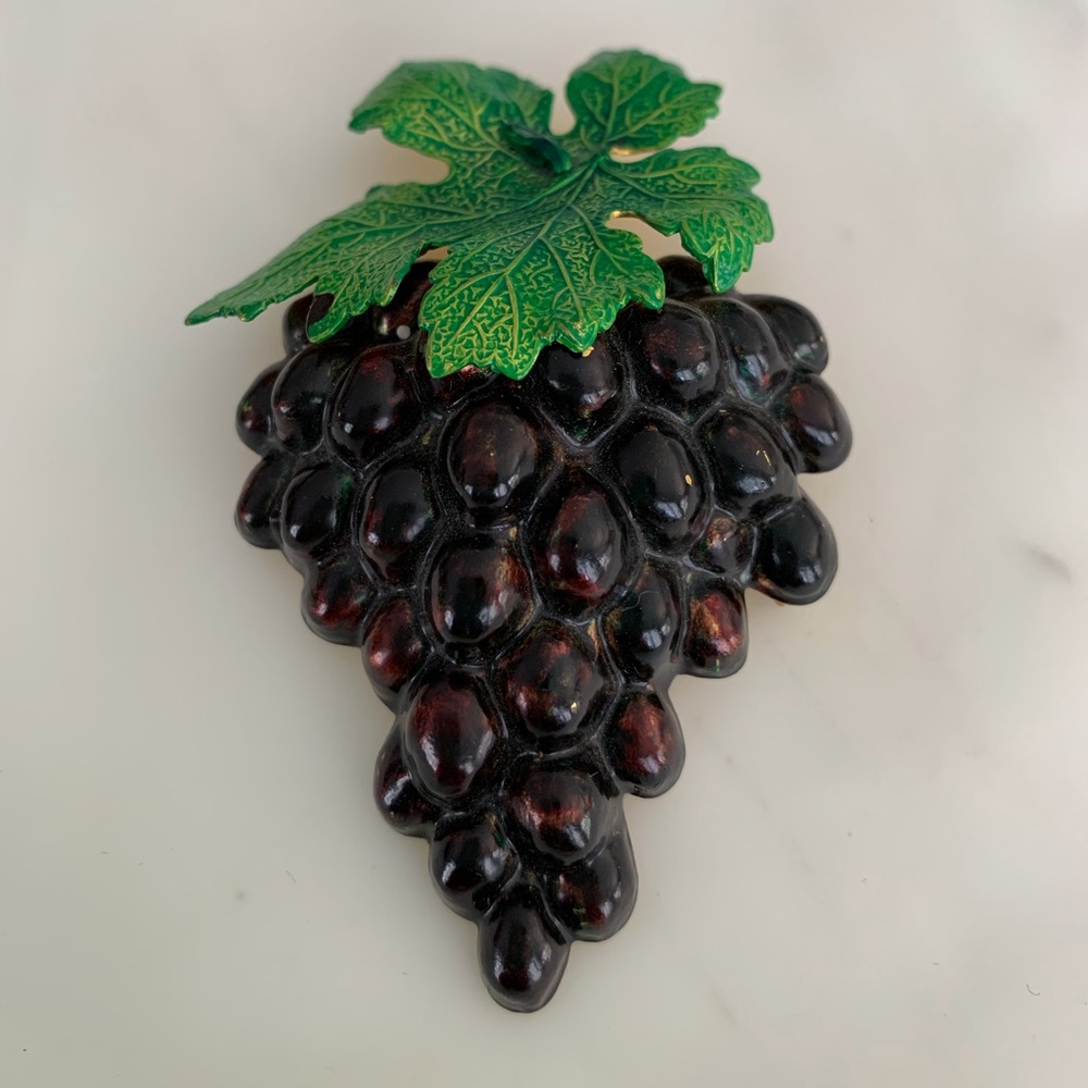 Vintage wine Stewart brooch